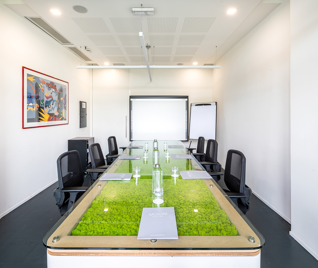 Sala Stampa: ambiente moderno e funzionale, ideale per riunioni e conferenze ristrette